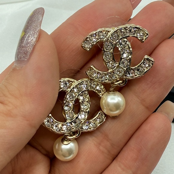 CHANEL Statement Gold Crystal CC and Pearl Dangle Earrings - Picture 8 of 12